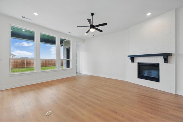 557 Flint Road, Waxahachie, TX 75167