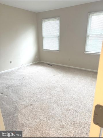 48 BEECH HILL DR, Newark, DE 19711