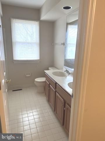 48 BEECH HILL DR, Newark, DE 19711