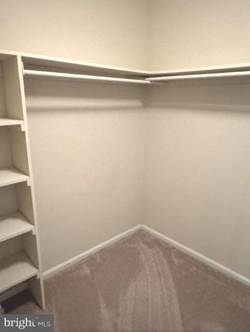 48 BEECH HILL DR, Newark, DE 19711