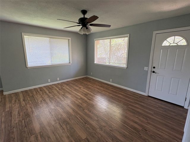 2804 W Walnut Hill Lane, Irving, TX 75038