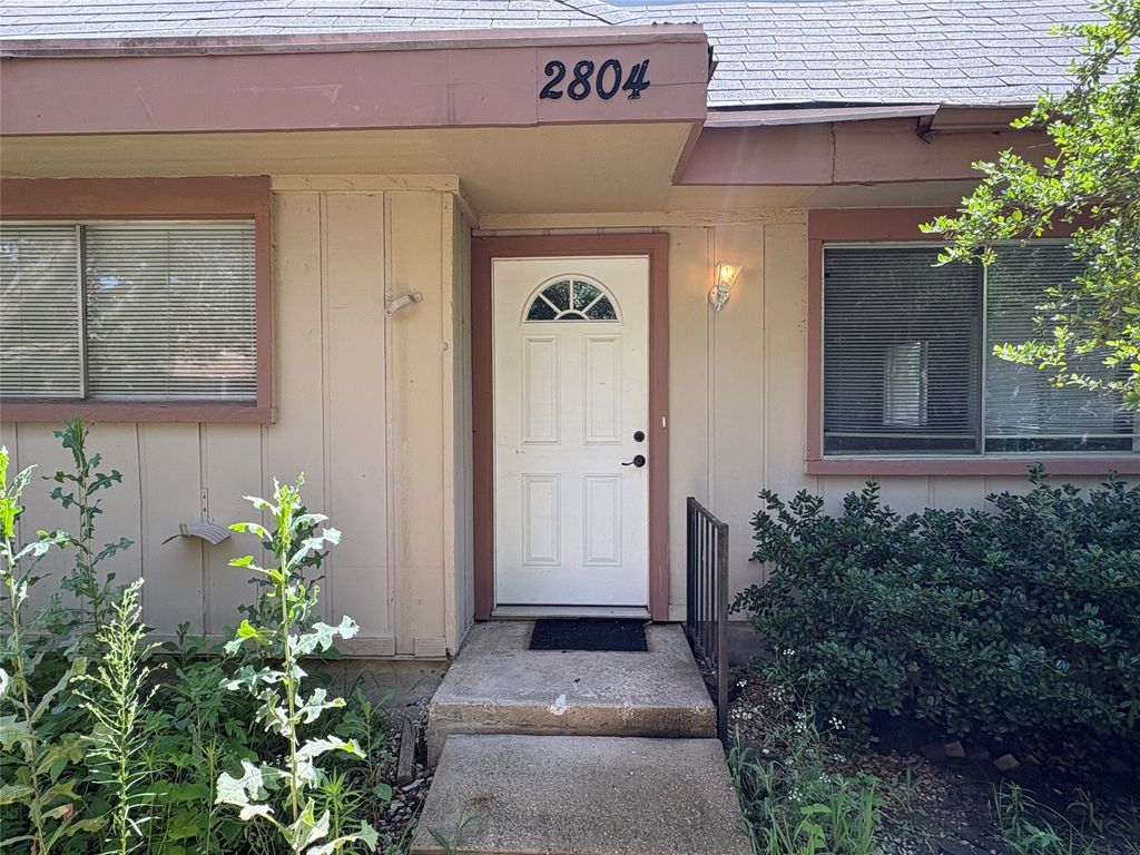 2804 W Walnut Hill Lane, Irving, TX 75038