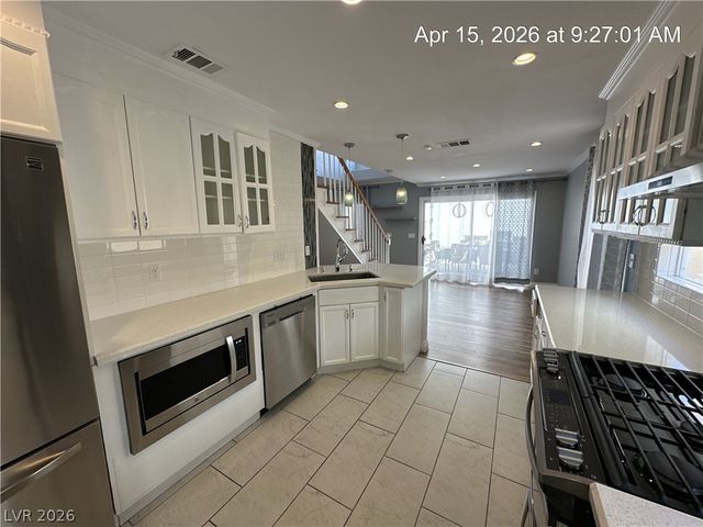 8848 Hampton Green Avenue, Las Vegas, NV 89129