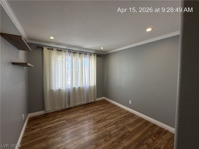 8848 Hampton Green Avenue, Las Vegas, NV 89129