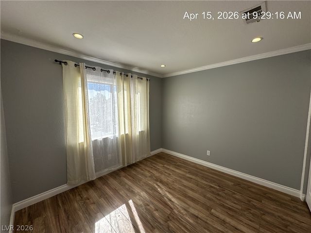 8848 Hampton Green Avenue, Las Vegas, NV 89129