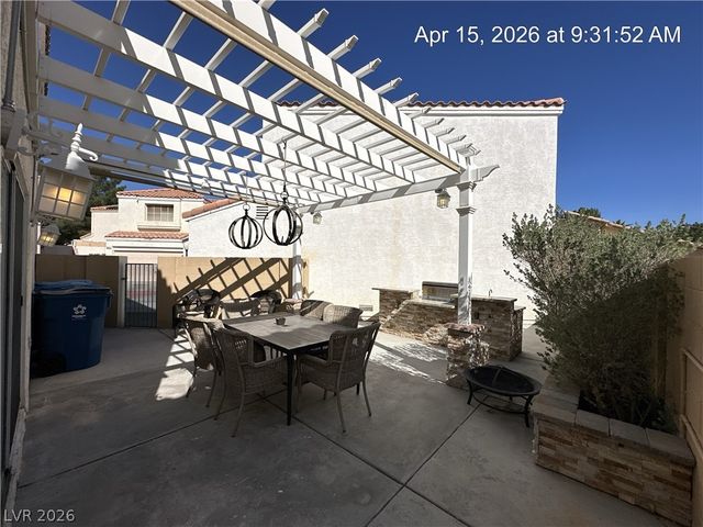 8848 Hampton Green Avenue, Las Vegas, NV 89129