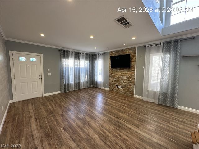 8848 Hampton Green Avenue, Las Vegas, NV 89129