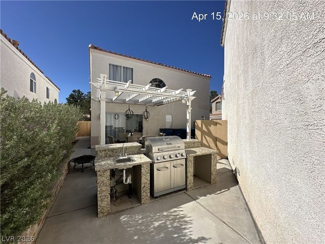 8848 Hampton Green Avenue, Las Vegas, NV 89129
