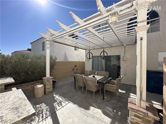 8848 Hampton Green Avenue, Las Vegas, NV 89129