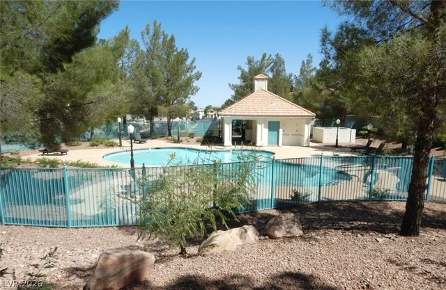 8848 Hampton Green Avenue, Las Vegas, NV 89129