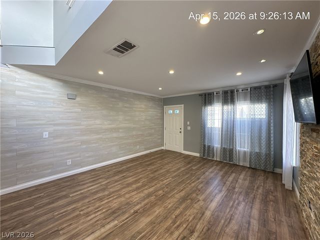 8848 Hampton Green Avenue, Las Vegas, NV 89129