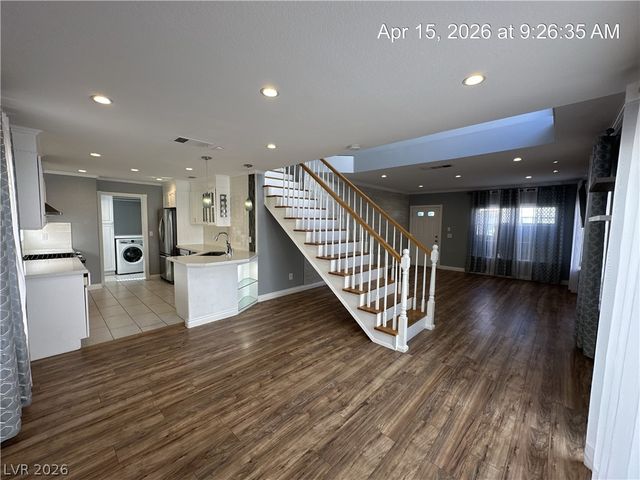 8848 Hampton Green Avenue, Las Vegas, NV 89129