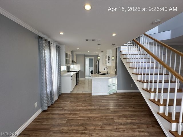 8848 Hampton Green Avenue, Las Vegas, NV 89129