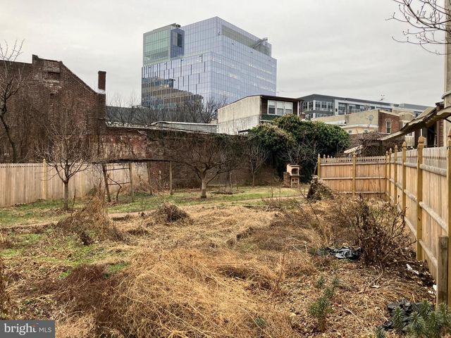 204 N 36TH ST, Philadelphia, PA 19104