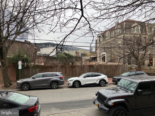 204 N 36TH ST, Philadelphia, PA 19104