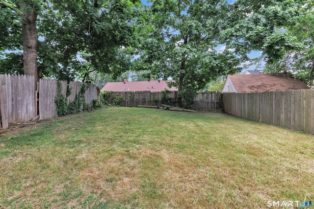 150-152 Alexander Drive, Bridgeport, CT 06606
