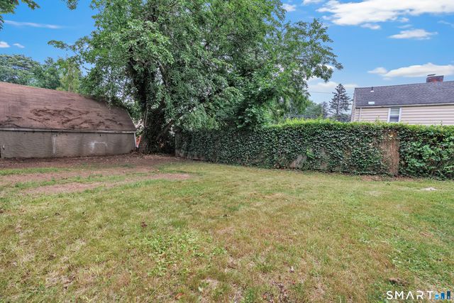 150-152 Alexander Drive, Bridgeport, CT 06606
