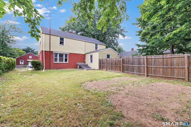 150-152 Alexander Drive, Bridgeport, CT 06606