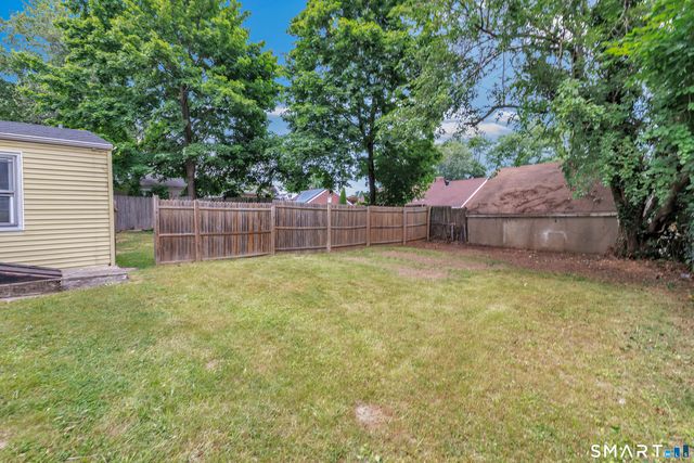 150-152 Alexander Drive, Bridgeport, CT 06606