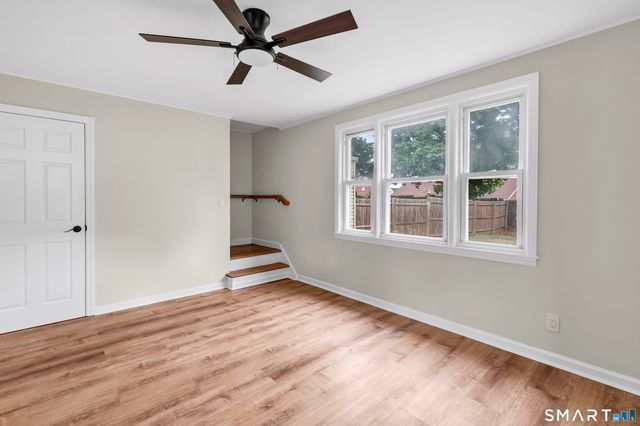 150-152 Alexander Drive, Bridgeport, CT 06606