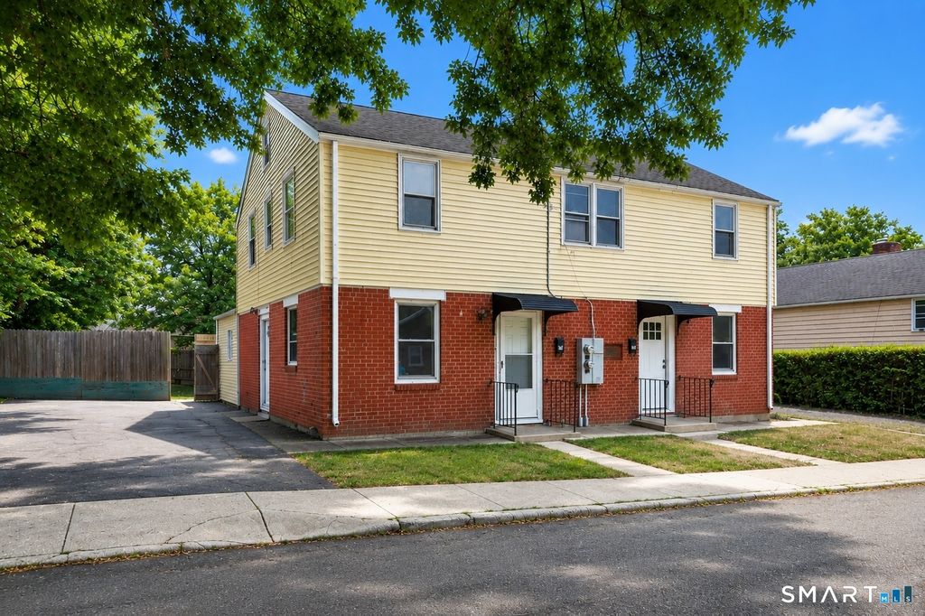 150-152 Alexander Drive, Bridgeport, CT 06606