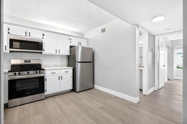 6495 Chasewood Drive B, Jupiter, FL 33458