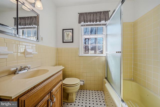 2414 CANEY RD, Wilmington, DE 19810