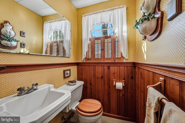 2414 CANEY RD, Wilmington, DE 19810