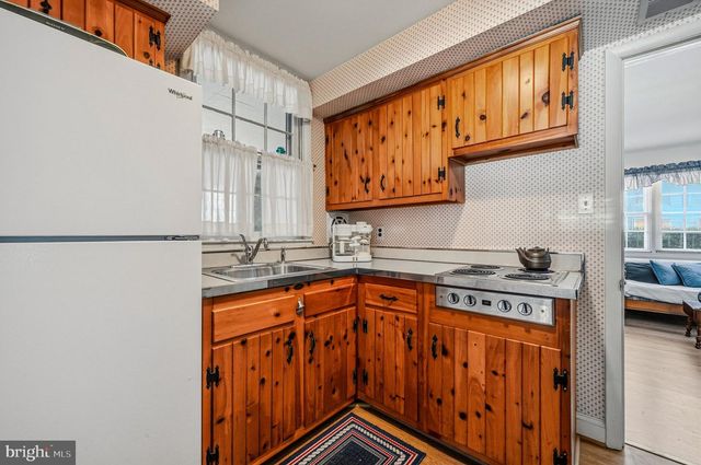 2414 CANEY RD, Wilmington, DE 19810