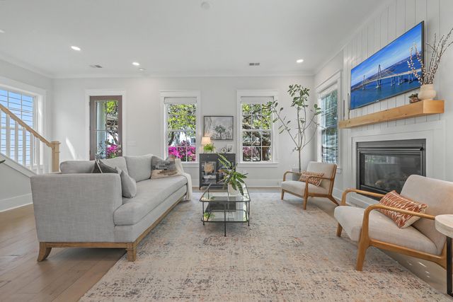 1034 Avenue Of Oaks, Charleston, SC 29407