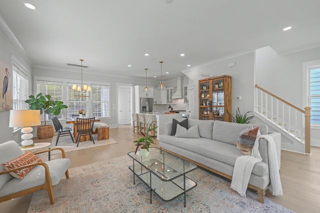 1034 Avenue Of Oaks, Charleston, SC 29407