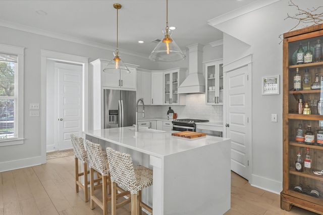 1034 Avenue Of Oaks, Charleston, SC 29407