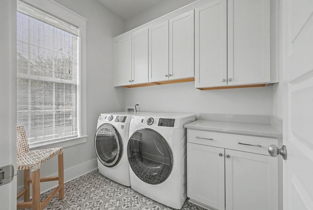 1034 Avenue Of Oaks, Charleston, SC 29407