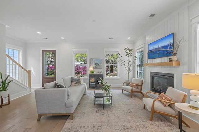 1034 Avenue Of Oaks, Charleston, SC 29407