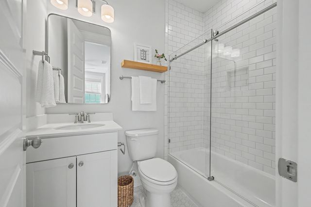 1034 Avenue Of Oaks, Charleston, SC 29407