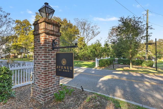 1034 Avenue Of Oaks, Charleston, SC 29407