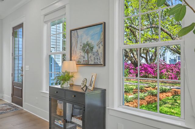 1034 Avenue Of Oaks, Charleston, SC 29407