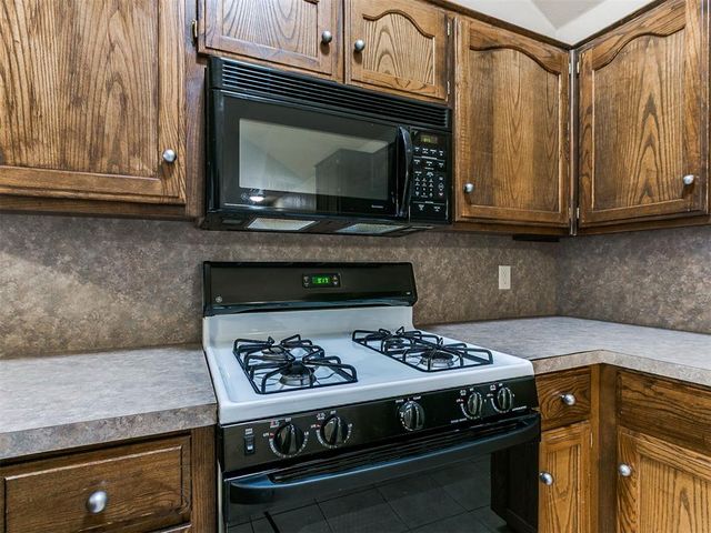 1309 SW 24th Street, Moore, OK 73170