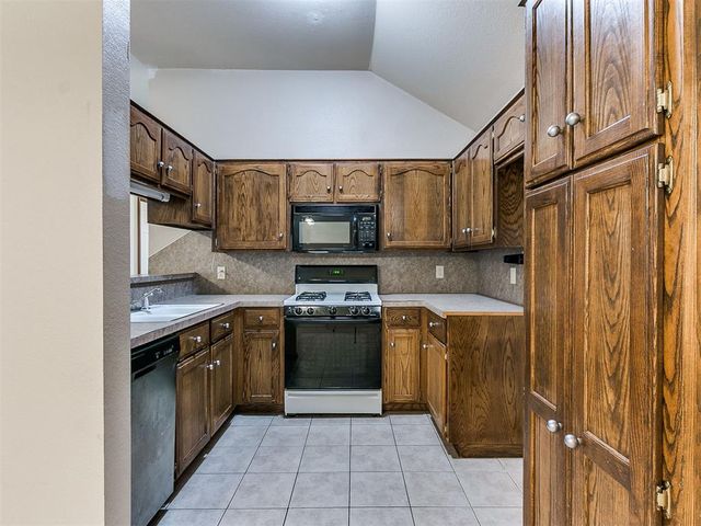 1309 SW 24th Street, Moore, OK 73170