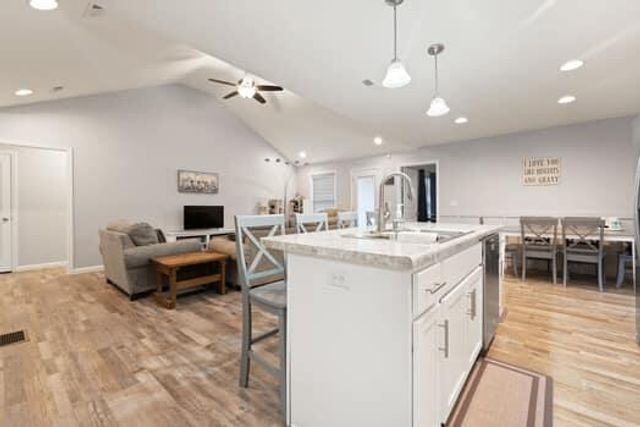 424 Middle Creek Way, Berea, KY 40403