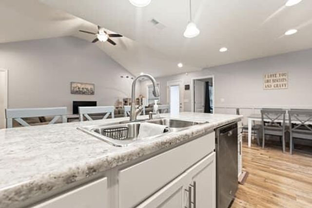 424 Middle Creek Way, Berea, KY 40403