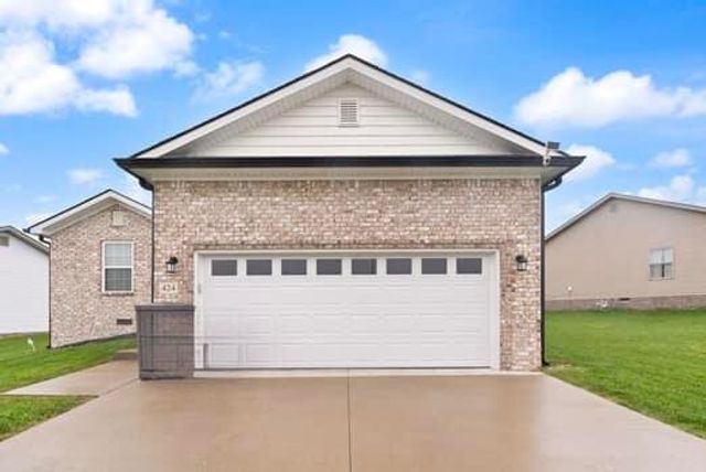 424 Middle Creek Way, Berea, KY 40403