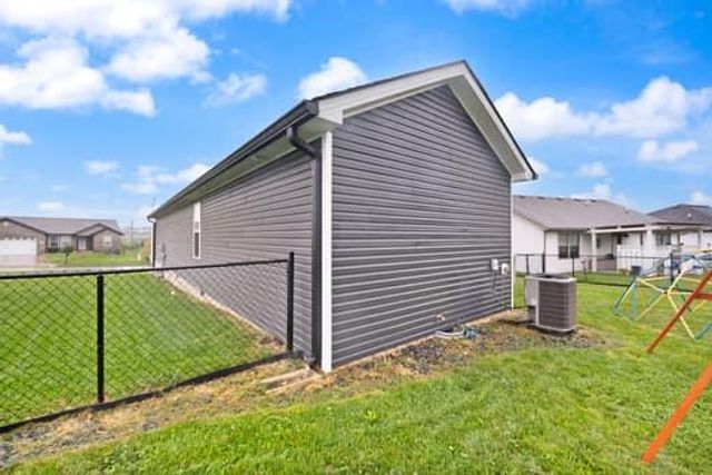 424 Middle Creek Way, Berea, KY 40403