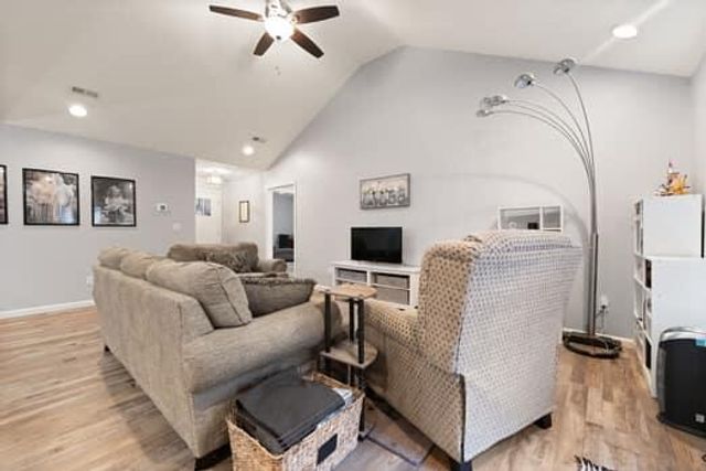 424 Middle Creek Way, Berea, KY 40403