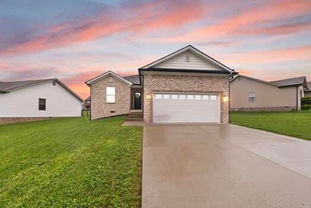 424 Middle Creek Way, Berea, KY 40403