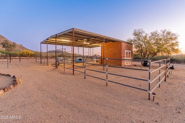 43638 N 22ND Street, New River, AZ 85087