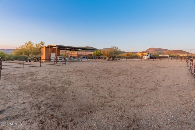 43638 N 22ND Street, New River, AZ 85087