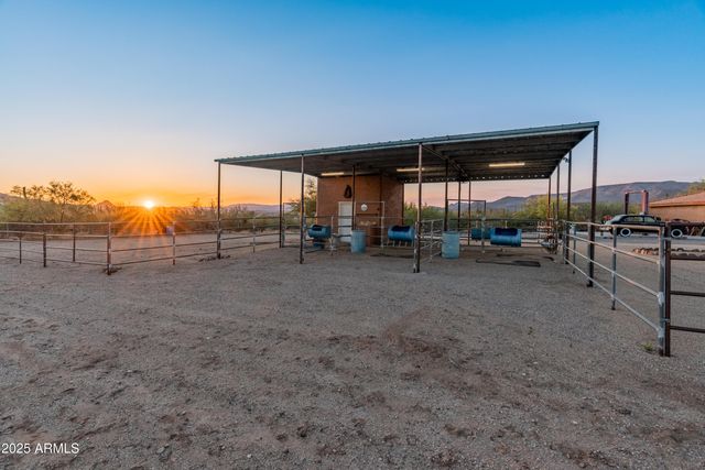 43638 N 22ND Street, New River, AZ 85087