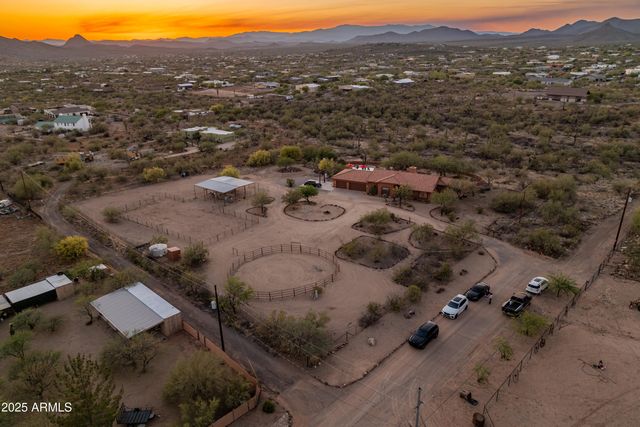 43638 N 22ND Street, New River, AZ 85087