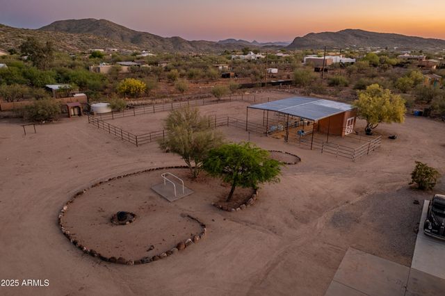 43638 N 22ND Street, New River, AZ 85087